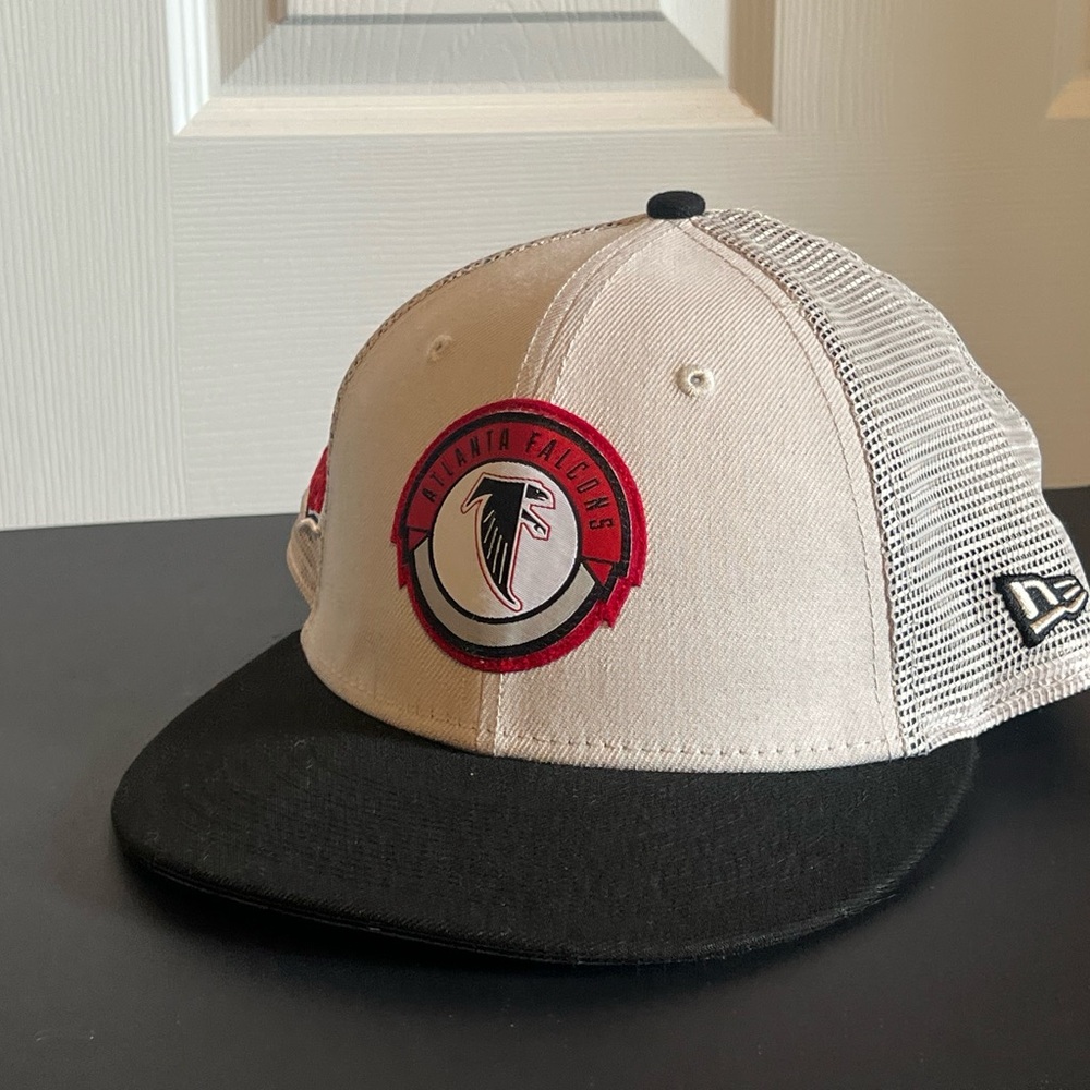 Atlanta Falcons Cap with Black Brim